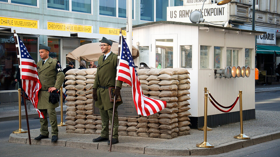 checkpoint charlie 4 13899151645 l